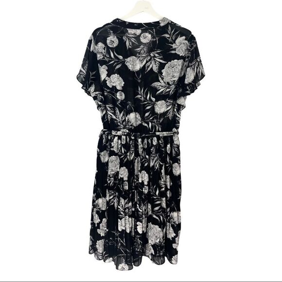 Forcast Australia Black Flutter Sleeve floral Dress Size 12 - Picture 4 of 8
